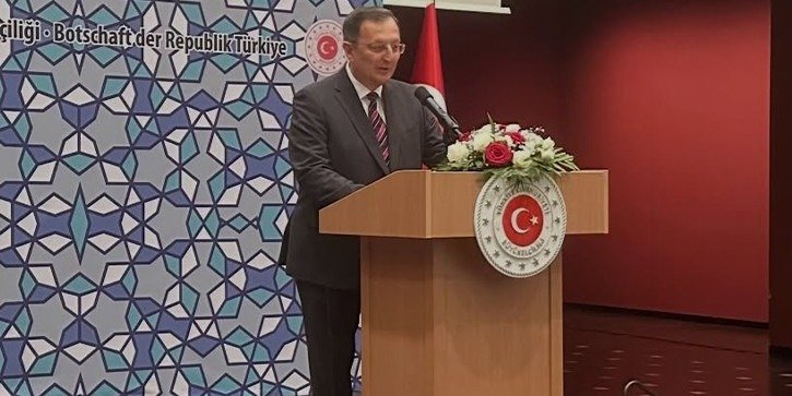 Berlin Büyükelçiliği yurtdışındaki Türk öğrencileri ağırladı